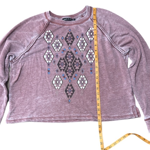 Joei & I Women’s Pink Sweater With Cute design 
Size: Large - Picture 3 of 6